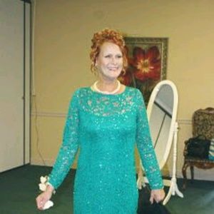 Meet your Posher, Debbie